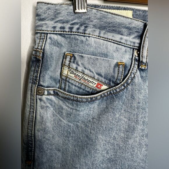 Diesel Blue Denim D-Mirk Shorts Mens Size 34 - Picture 7 of 11